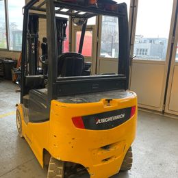 Jungheinrich EFK425K °°° Chariot 4 roues électrique