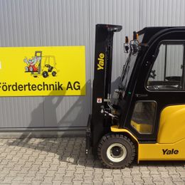 Yale ERP25UX °°° Chariot 4 roues électrique