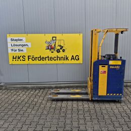 Stöcklin EFI 1600 Quersitzstapler °°° Gerbeur à conducteur porté assis