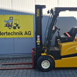 Yale ERP35VL °°° Chariot 4 roues électrique
