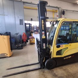Hyster J1.6XN LWB °°° Chariot 4 roues électrique