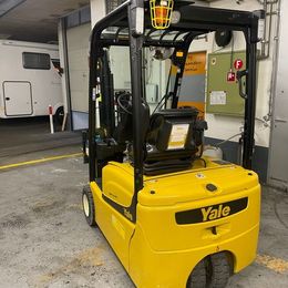 Yale ERP16VT °°° Chariot 3 roues électrique