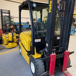 Yale ERP25VL °°° Chariot 4 roues électrique