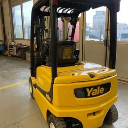 Yale ERP25VL °°° Chariot 4 roues électrique