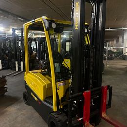 Hyster J1.8XN LWB °°° Chariot 4 roues électrique