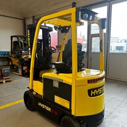 Hyster E2.5XN MWB °°° Chariot 4 roues électrique
