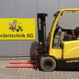 Hyster J3.0XN °°° Chariot 4 roues électrique
