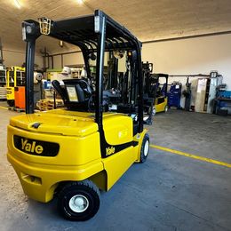Yale ERP35VL °°° Chariot 4 roues électrique