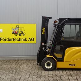 Yale ERP30UX °°° Chariot 4 roues électrique