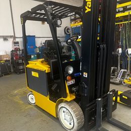 Yale ERC22VG °°° Chariot 4 roues électrique