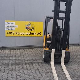 Yale ERP35VL °°° Chariot 4 roues électrique