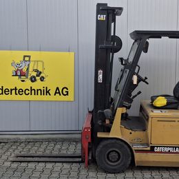 CAT Lift Trucks EP25 °°° Chariot 4 roues électrique