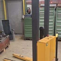 Incab Semi-Elektro Hochhubwagen °°° Gerbeur