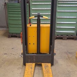 Incab Semi-Elektro Hochhubwagen °°° Gerbeur